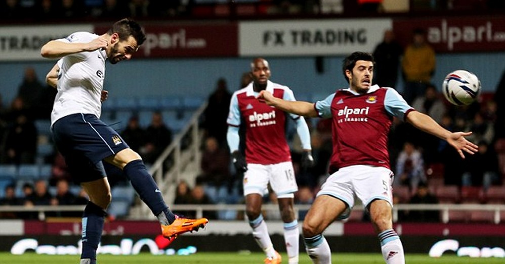 永远的红军20号，利物浦新赛季主场首战场刊封面致敬若塔