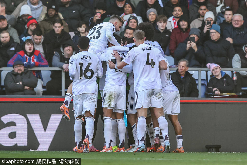 足球西甲榜首易主，冠军形势再变