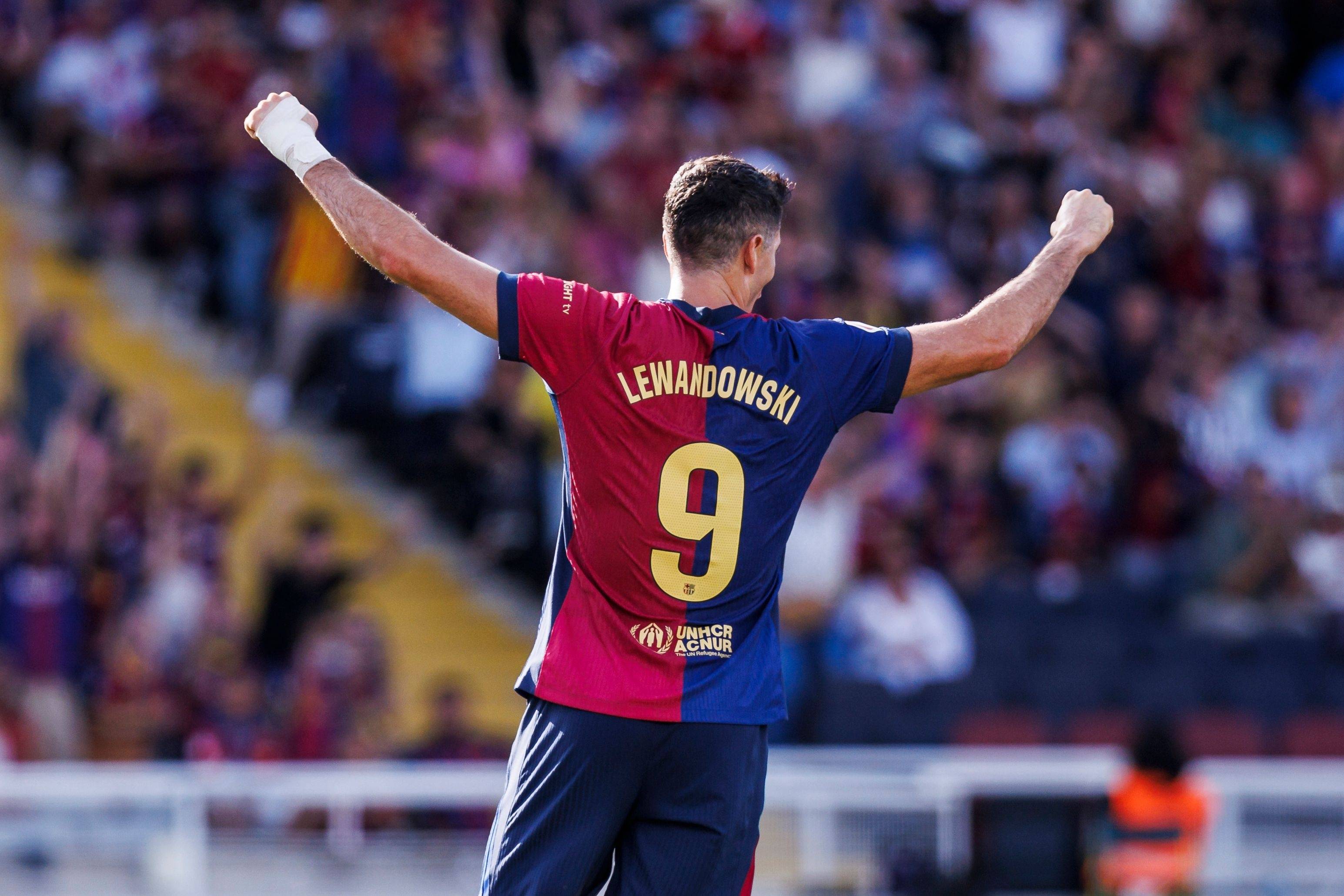 曼联4-1狼队全场数据：射正次数10-2，控球率超6成